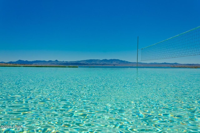 water view featuring a mountain view