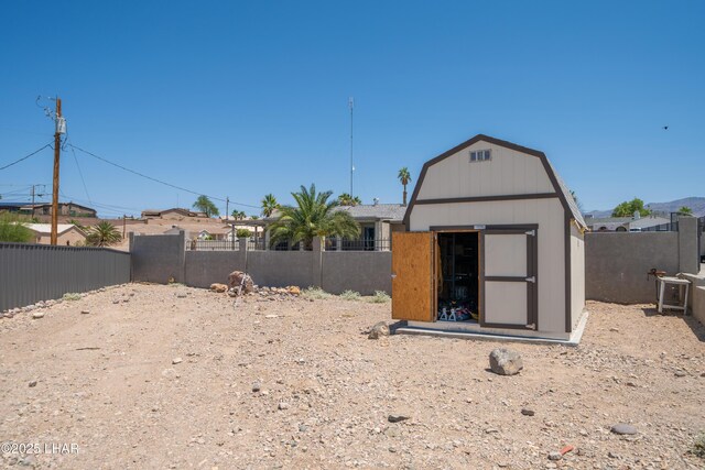 913 Thunderbolt Ave, Lake Havasu City, AZ 86406 - fenced backyard with a shed