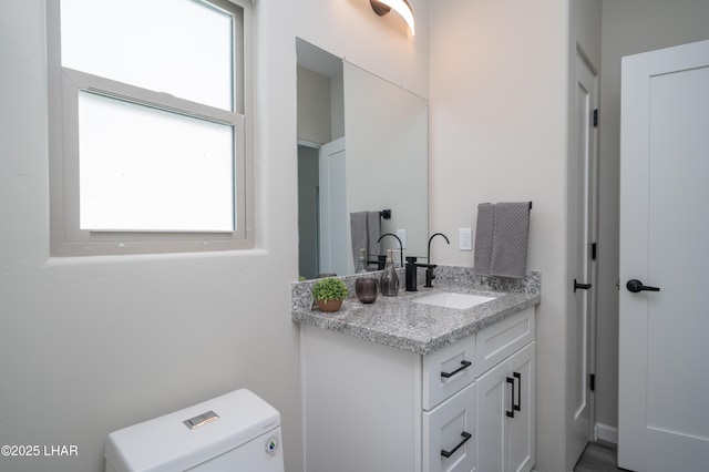 470 N Lake Havasu Ave Unit C, Lake Havasu City, AZ 86403 - half bath with vanity and toilet