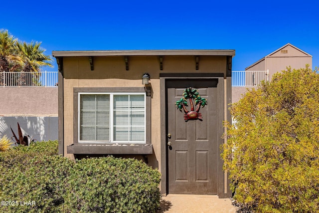 672 Wayside Dr, Lake Havasu City, AZ 86403 - view of outdoor structure with fence