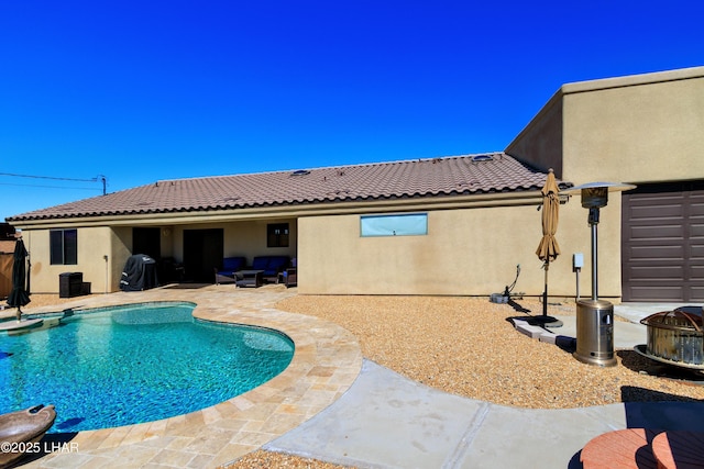 2930 Poseidon Ln, Lake Havasu City, AZ 86404 - view of swimming pool featuring a patio area