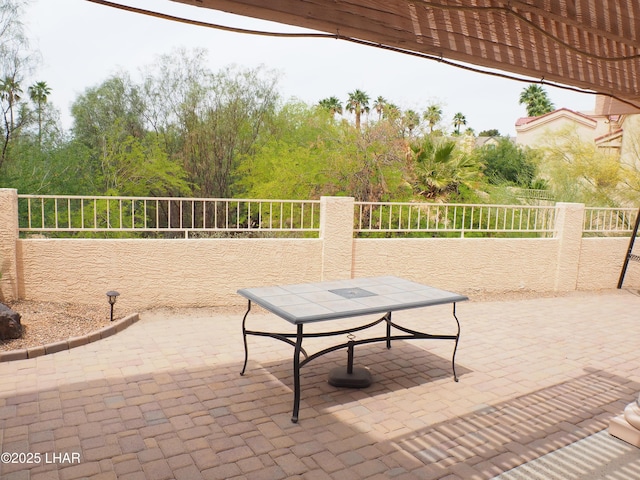 1650 S Smoketree Ave Unit 168, Lake Havasu City, AZ 86403 - view of patio / terrace with outdoor dining space