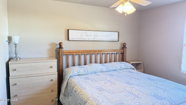 bedroom featuring ceiling fan