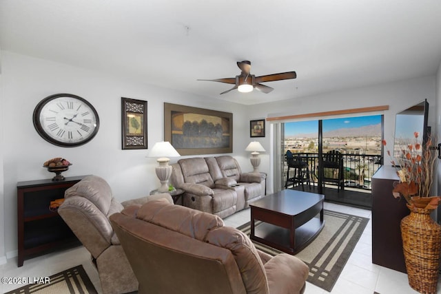 777 Harrah Way Unit 524, Lake Havasu City, AZ 86403 - living room featuring ceiling fan