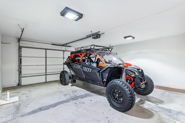 1921 Burgundy Ln, Lake Havasu City, AZ 86404 - garage with a garage door opener