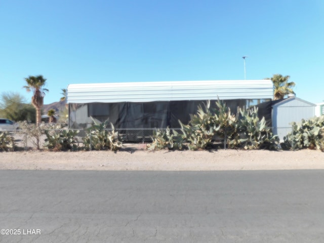 Listing photo 3 for 598 W Emerald Dr, Quartzsite AZ 85346