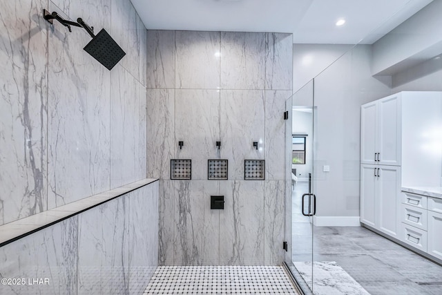 816 Isola Bella Loop, Lake Havasu City, AZ 86403 - bathroom with a marble finish shower and recessed lighting