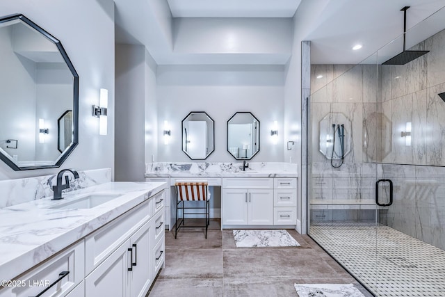816 Isola Bella Loop, Lake Havasu City, AZ 86403 - full bath featuring a shower stall and two vanities