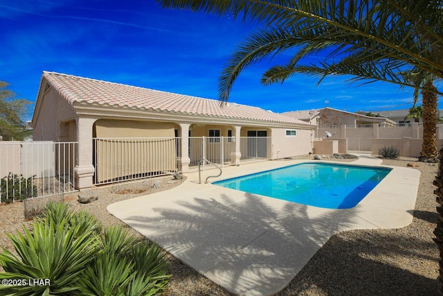2624 Rainbow Ave N, Lake Havasu City, AZ 86403 - view of pool featuring a fenced in pool, a fenced backyard, and a patio area