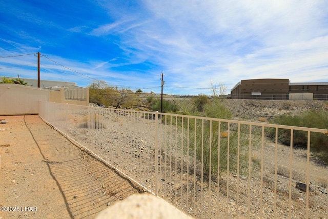 2624 Rainbow Ave N, Lake Havasu City, AZ 86403 - view of yard featuring fence