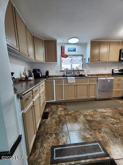 10626 Fenton Dr, Parker, AZ 85344 - photo 11