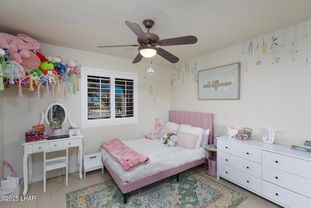 bedroom with a ceiling fan