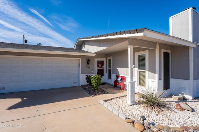 view of front facade featuring a garage