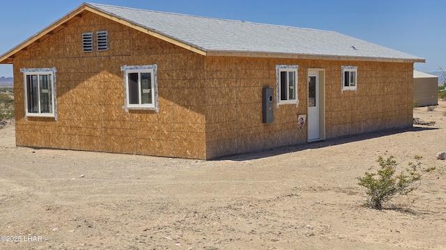 16457 S Lynn Ave, Yucca, AZ 86438 - view of home's exterior featuring roof with shingles