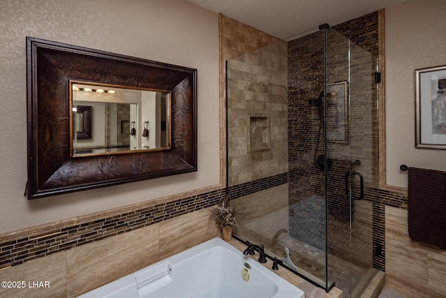 1415 Mcculloch Blvd N Unit 102, Lake Havasu City, AZ 86403 - full bath featuring a stall shower and a bath