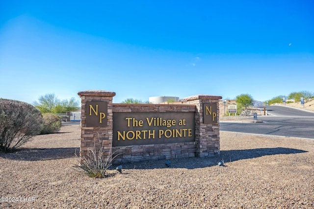 view of community / neighborhood sign