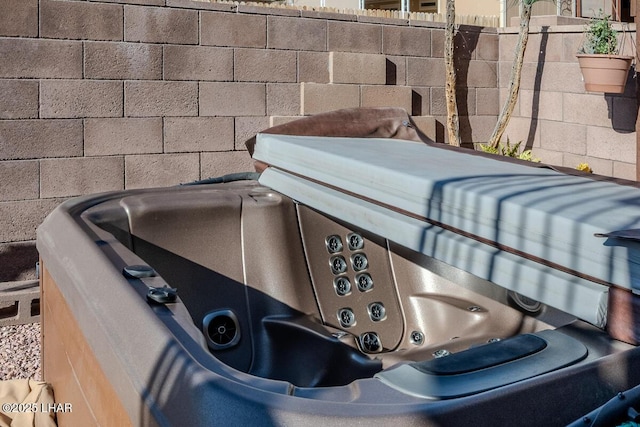 1972 E Bayshore Rd, Lake Havasu City, AZ 86404 - details featuring concrete block wall and fence