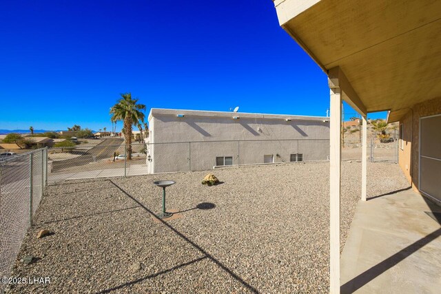 view of yard featuring a patio