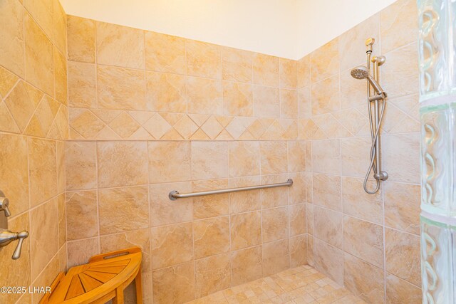2335 Palo Verde Blvd N, Lake Havasu City, AZ 86404 - full bath with tiled shower