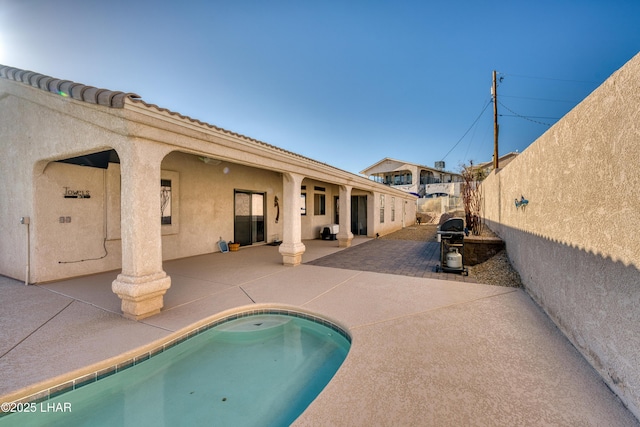 3000 Mirage Dr, Lake Havasu City, AZ 86404 - view of pool featuring a patio and grilling area