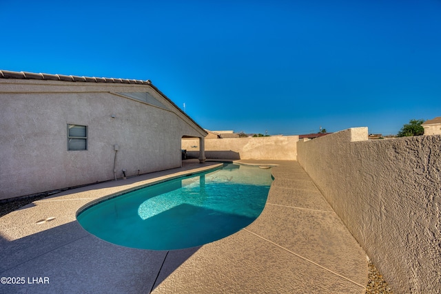 3000 Mirage Dr, Lake Havasu City, AZ 86404 - view of swimming pool featuring a fenced backyard and a patio