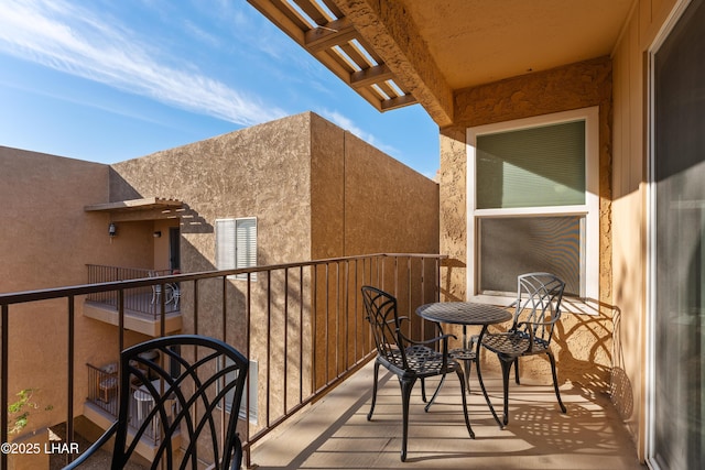 276 Lake Havasu Ave S Unit C19, Lake Havasu City, AZ 86403 - balcony featuring a pergola