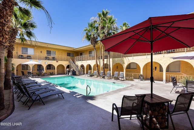 2100 Swanson Ave Unit 201, Lake Havasu City, AZ 86403 - community pool with a patio and stairs