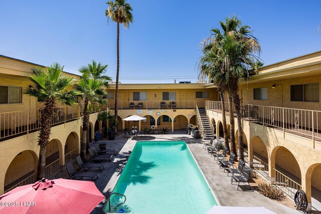 2100 Swanson Ave Unit 201, Lake Havasu City, AZ 86403 - community pool with a patio area