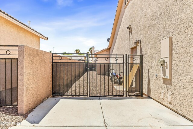 1894 Emerald Lake Dr, Fort Mohave, AZ 86426 - photo 1