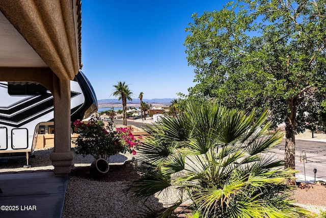 2554 Beverly Glen Dr, Lake Havasu City, AZ 86403 - view of yard with a mountain view