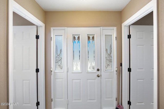 view of foyer entrance