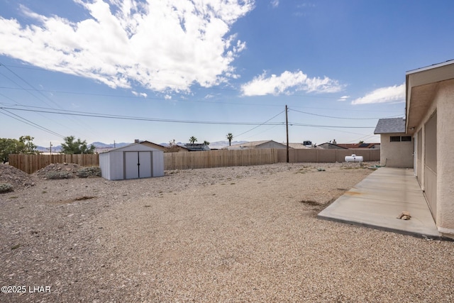 3716 Sloop Ln, Lake Havasu City, AZ 86406 - fenced backyard with a patio area