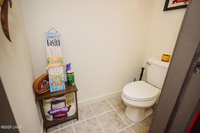 2870 Havasupai Blvd, Lake Havasu City, AZ 86404 - bathroom featuring toilet, baseboards, and tile patterned flooring