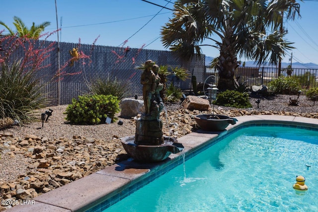 2870 Havasupai Blvd, Lake Havasu City, AZ 86404 - view of swimming pool with fence