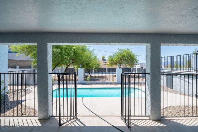 2870 Cisco Dr S, Lake Havasu City, AZ 86403 - view of pool featuring a fenced backyard and a patio area