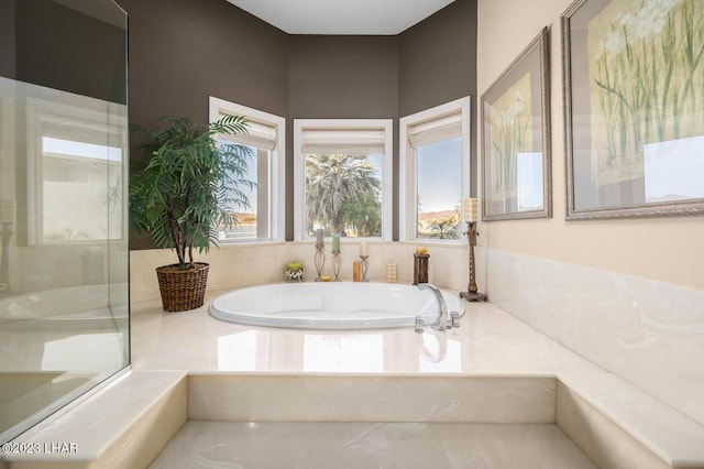 8480 Miraleste Shores Dr, Parker, AZ 85344 - full bath featuring a garden tub
