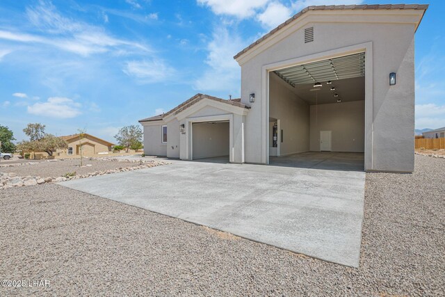 9342 N Broken Saddle Dr, Kingman, AZ 86401 - garage with driveway