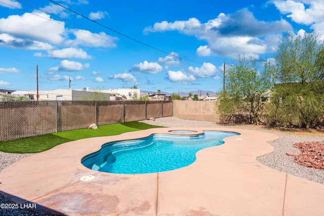 1607 Linda Dr, Lake Havasu City, AZ 86403 - view of pool with an in-ground hot tub, a fenced backyard, and a patio area