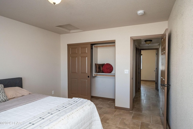 bedroom with a closet