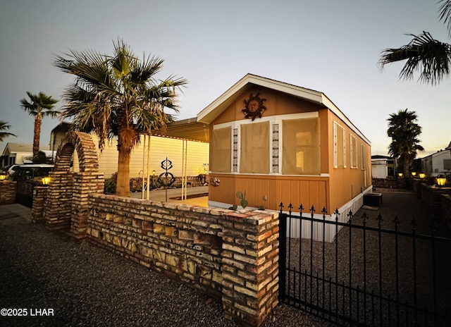 view of front facade featuring a carport