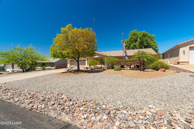 3841 Big Horn Dr, Lake Havasu City, AZ 86406 - view of front of house featuring a garage and driveway