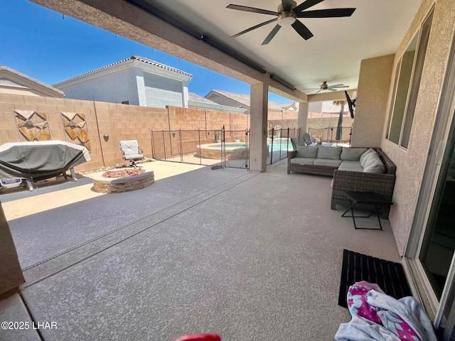1737 E Alder Cir, Lake Havasu City, AZ 86404 - view of patio / terrace featuring a ceiling fan, a fenced backyard, and an outdoor living space