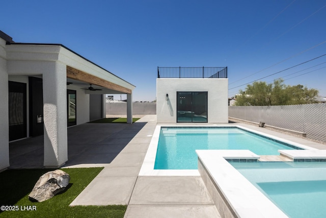 2185 Palo Verde Blvd S, Lake Havasu City, AZ 86403 - view of swimming pool featuring a ceiling fan, a fenced backyard, a pool with connected hot tub, and a patio