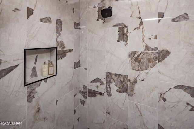 2185 Palo Verde Blvd S, Lake Havasu City, AZ 86403 - bathroom with a tile shower