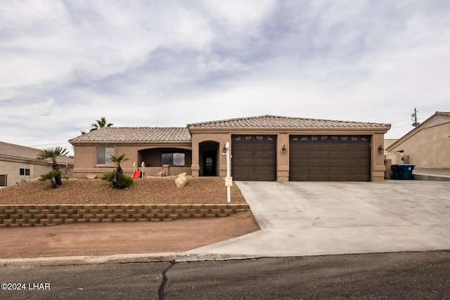 view of front facade featuring a garage