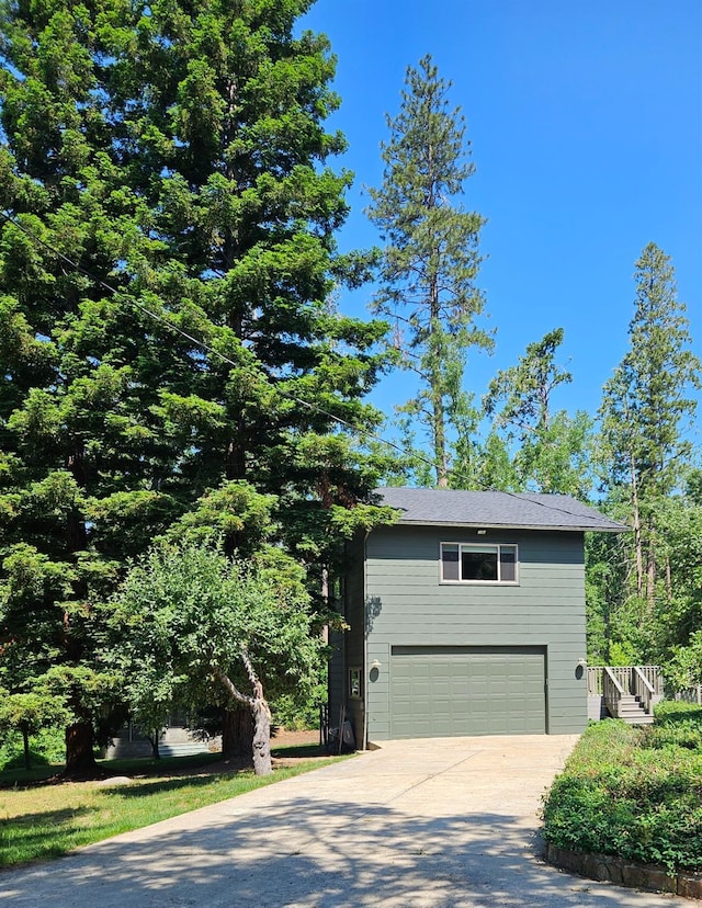 view of front facade with a garage