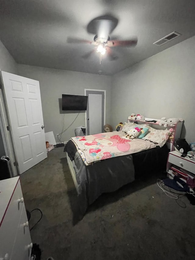 bedroom with ceiling fan