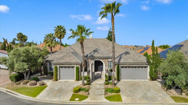 view of front facade with a garage