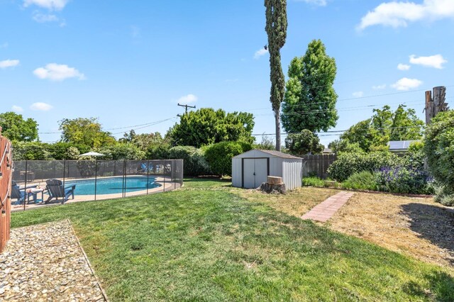 925 S Purdue Ave, Fresno, CA 93727 - view of yard