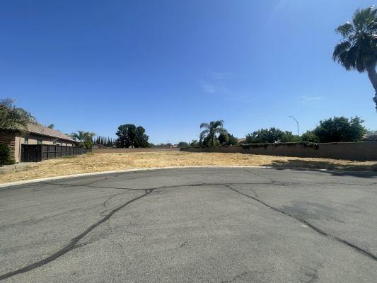 Listing photo 2 for 1 Middleton, Kerman CA 93630